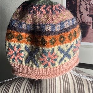 Tara Nepalese Wool Toboggan EUC